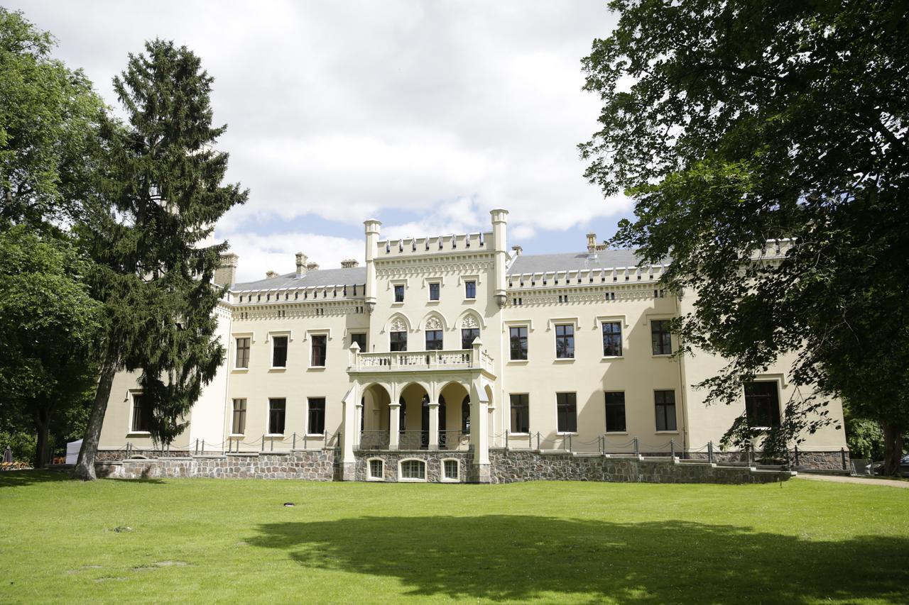 Romantik Hotel Schloss Reichenow Esterno foto